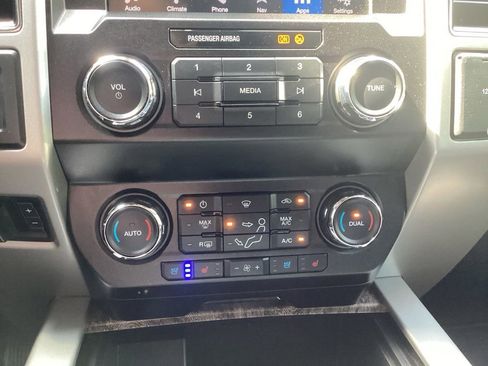 Used 2019 Ford F250 Lariat w/ Lariat Ultimate Package AWD/4WD image 54