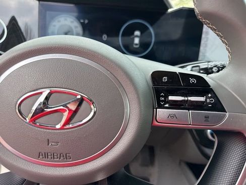 Used 2023 Hyundai Elantra SEL w/ Convenience Package image 35