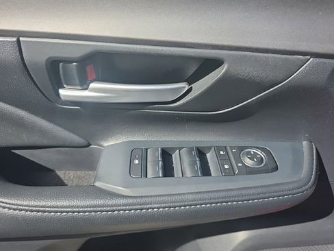Used 2025 Toyota Grand Highlander FWD image 21