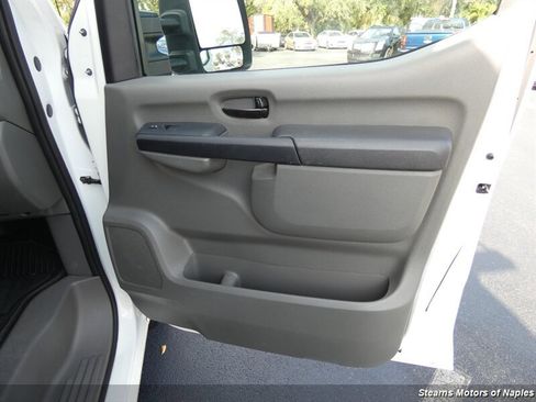 Used 2021 Nissan NV 3500 SV image 44