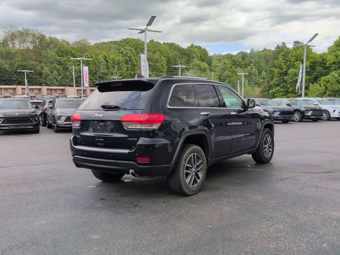 Used 2017 Jeep Grand Cherokee Limited AWD/4WD image 5