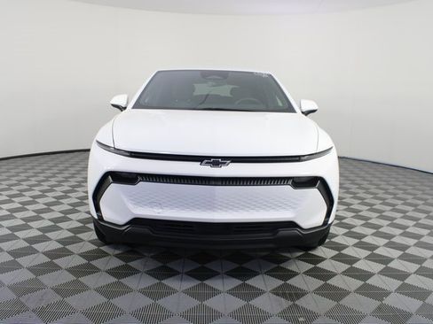 Used 2025 Chevrolet Equinox EV LT image 25