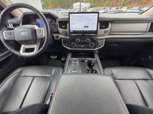 Certified 2022 Ford Expedition XLT image 15