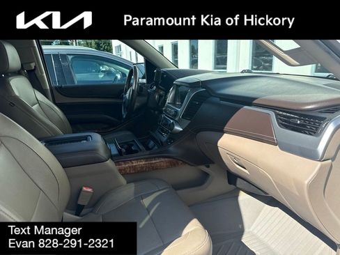 Used 2018 Chevrolet Suburban Premier AWD/4WD image 15