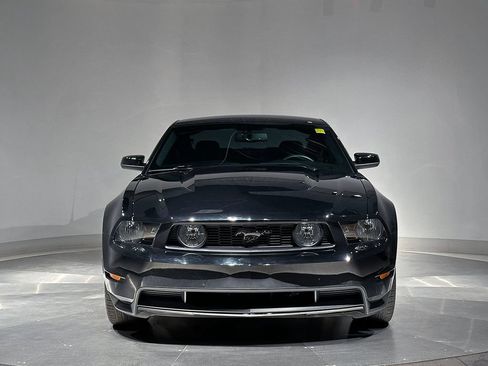 Used 2010 Ford Mustang GT RWD image 3