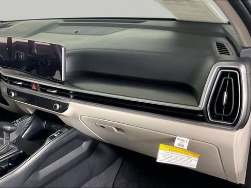 Certified 2026 Kia Sorento S w/ S Panoramic Sunroof Package FWD image 24