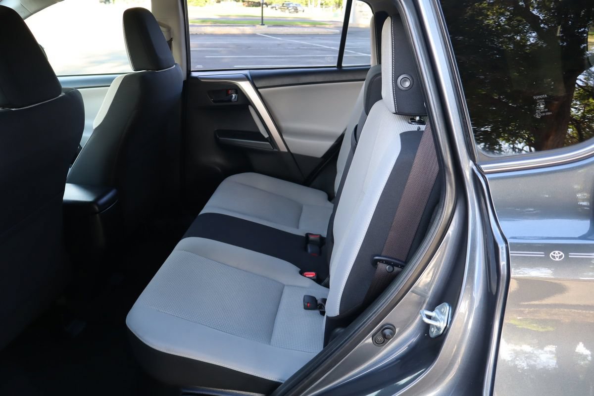 Used 2018 Toyota RAV4 XLE w/ Convenience Package AWD/4WD image 20