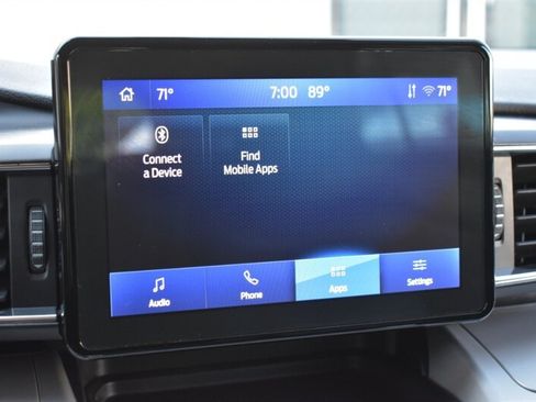 Used 2024 Ford Explorer XLT w/ Equipment Group 202A AWD/4WD image 22