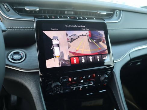 New 2025 Jeep Grand Cherokee L Limited w/ Luxury Tech Group II image 6