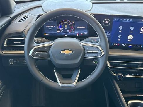 New 2026 Chevrolet Traverse LT w/ Sun and Wheel Package FWD image 22