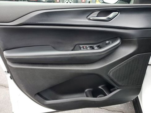 Used 2024 Jeep Grand Cherokee L Laredo image 24