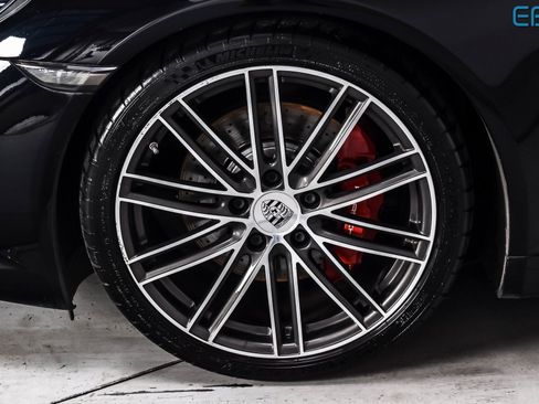 Used 2018 Porsche 911 Carrera S image 10