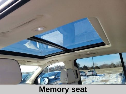 Used 2024 GMC Yukon XL Denali image 6