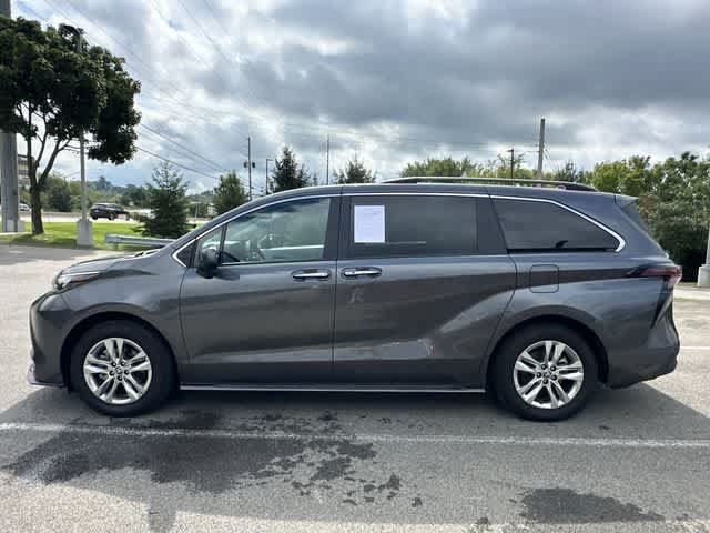 Used 2025 Toyota Sienna XLE w/ XLE Plus Package AWD/4WD image 2