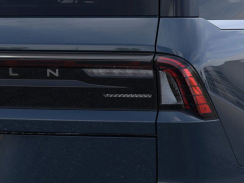 New 2025 Lincoln Navigator Reserve image 21