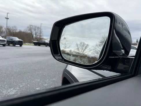 Used 2024 Jeep Grand Cherokee Limited w/ Luxury Tech Group II image 13