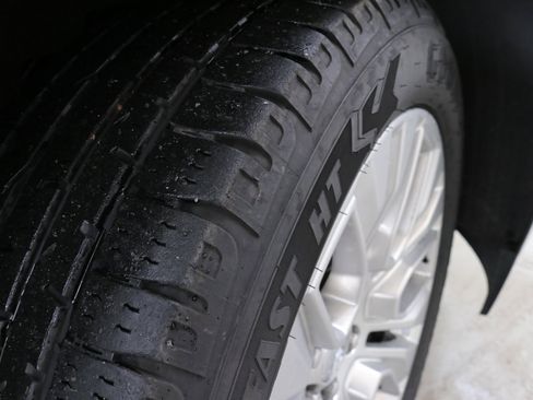 Used 2020 GMC Yukon XL SLT w/ Open Road Package image 32