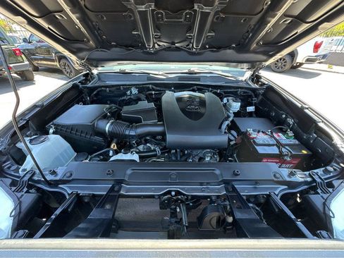 Used 2021 Toyota Tacoma SR5 RWD image 43