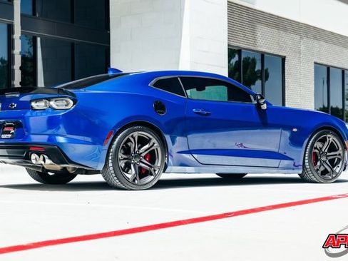 Used 2019 Chevrolet Camaro SS RWD image 42
