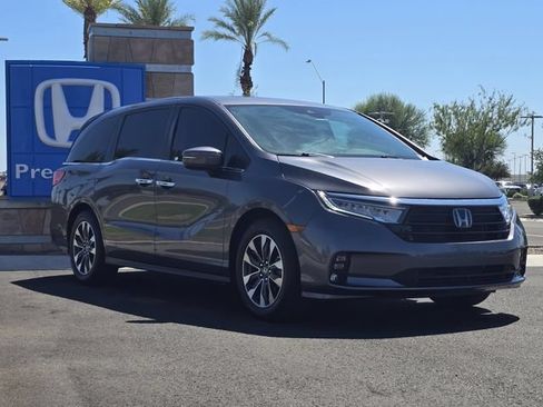 Used 2024 Honda Odyssey EX-L image 3