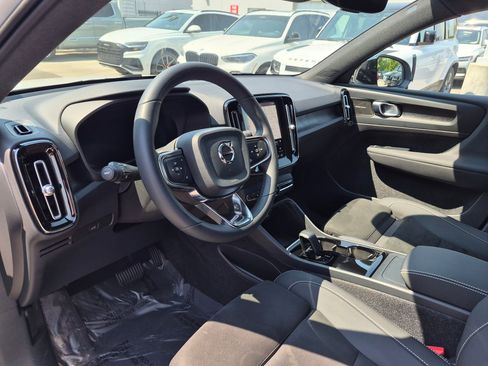 Used 2023 Volvo XC40 Recharge Ultimate AWD/4WD image 14