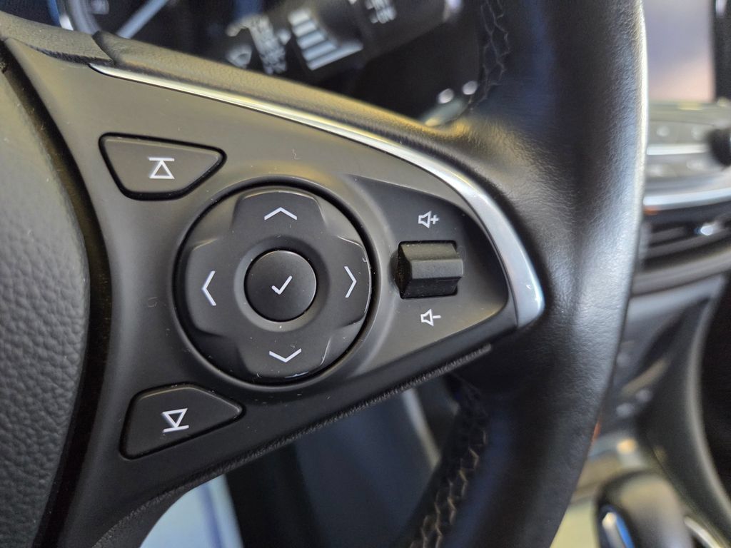 Used 2019 Buick Envision Essence FWD image 36
