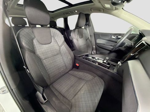 Certified 2023 Volvo XC60 B5 Core w/ Protection Package Premier image 28