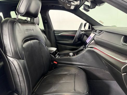 Used 2023 Jeep Grand Cherokee Overland RWD image 35