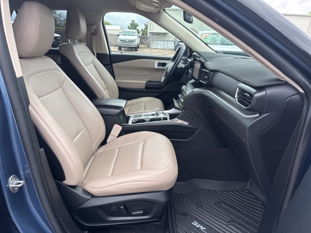 Used 2020 Ford Explorer XLT w/ Equipment Group 202A RWD image 25