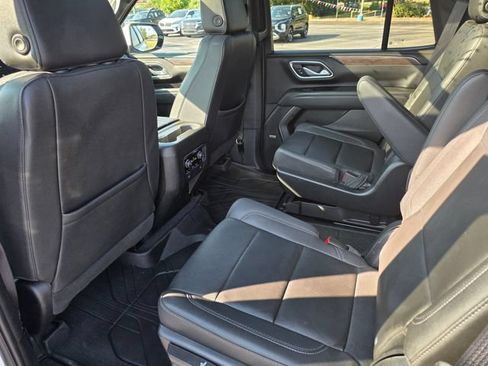 Used 2023 Chevrolet Tahoe Z71 w/ Luxury Package AWD/4WD image 35