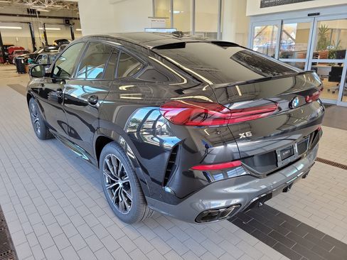 New 2026 BMW X6 M60i w/ Climate Comfort Package image 5