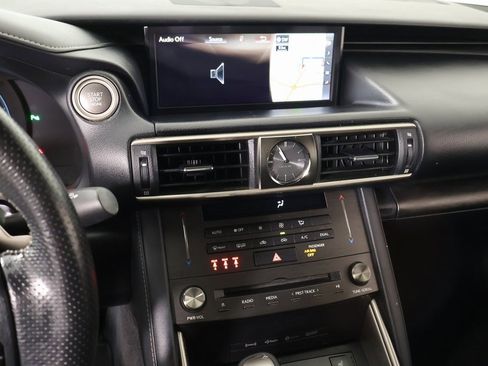 Used 2019 Lexus IS 300 image 5