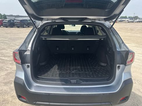 Used 2024 Subaru Outback Premium AWD/4WD image 12