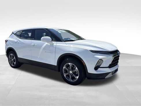 Used 2025 Chevrolet Blazer LT AWD/4WD image 18