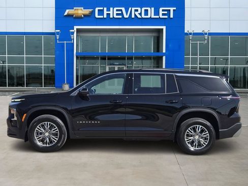 New 2027 Chevrolet Traverse LT FWD image 3
