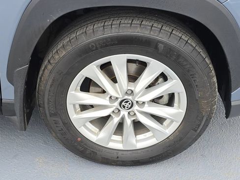 Used 2024 Toyota Corolla Cross LE AWD/4WD image 9
