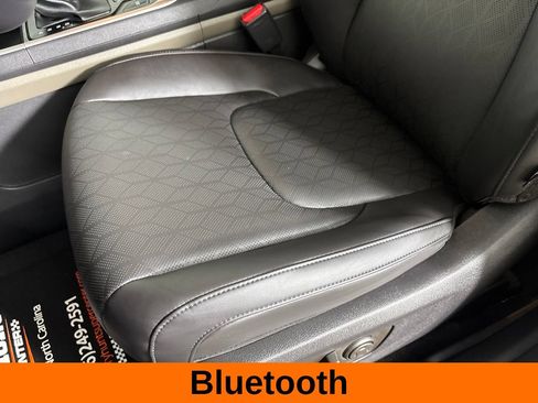 Used 2026 Kia Carnival FWD image 12
