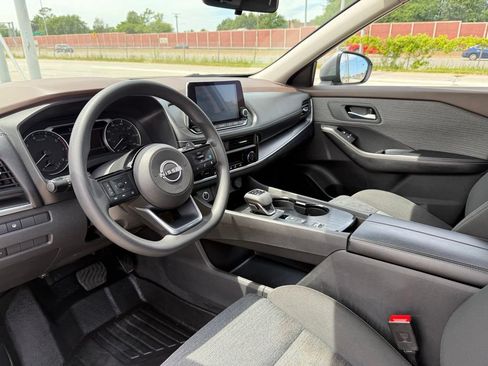 Used 2023 Nissan Rogue SV FWD image 25