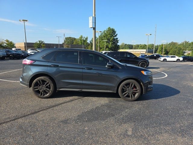 Used 2024 Ford Edge ST w/ Equipment Group 401A AWD/4WD image 2