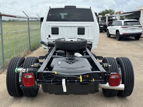 New 2026 RAM 5500 Tradesman w/ Chrome Appearance Group AWD/4WD image 4