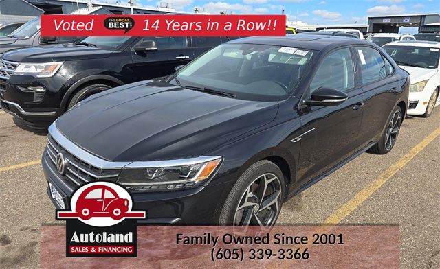 Used 2020 Volkswagen Passat 2.0T R-Line FWD image 1