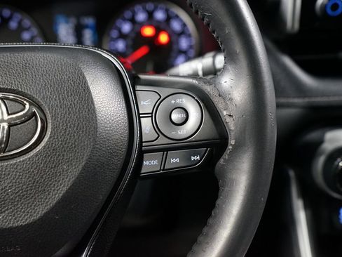 Used 2020 Toyota RAV4 XLE image 13