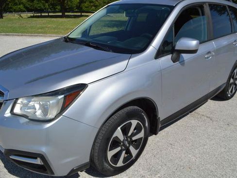 Used 2017 Subaru Forester 2.5i Premium w/ Protection Package #1 AWD/4WD image 4