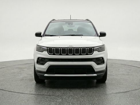 Used 2025 Jeep Compass Limited AWD/4WD image 2