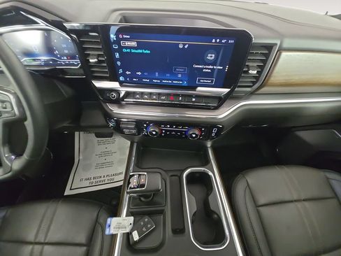 Certified 2024 Chevrolet Silverado 1500 High Country w/ High Country Premium Package AWD/4WD image 13