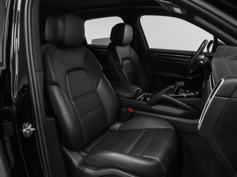 Certified 2023 Porsche Cayenne AWD/4WD image 20