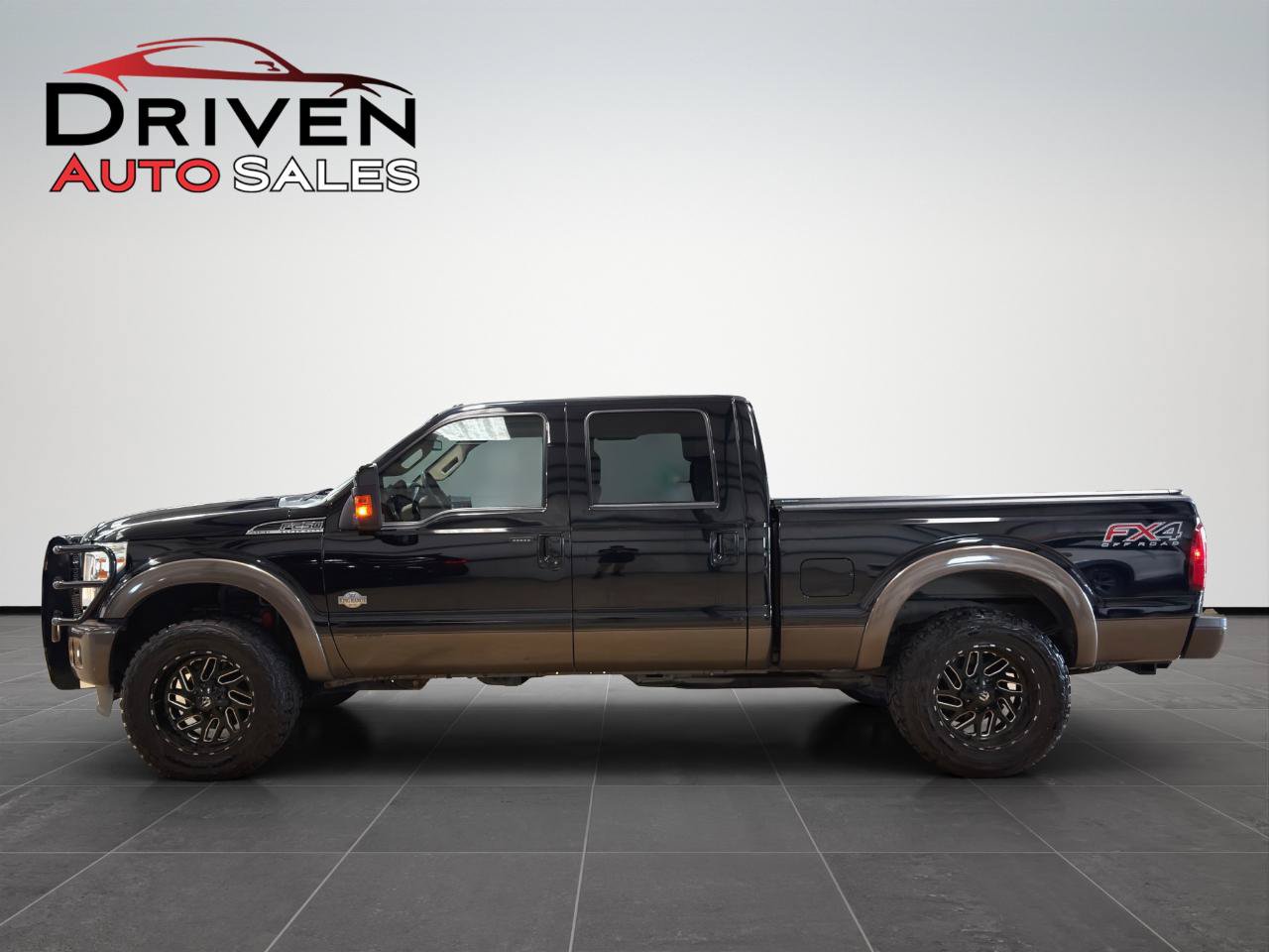 Used 2016 Ford F250 King Ranch w/ FX4 Off-Road Package AWD/4WD image 1