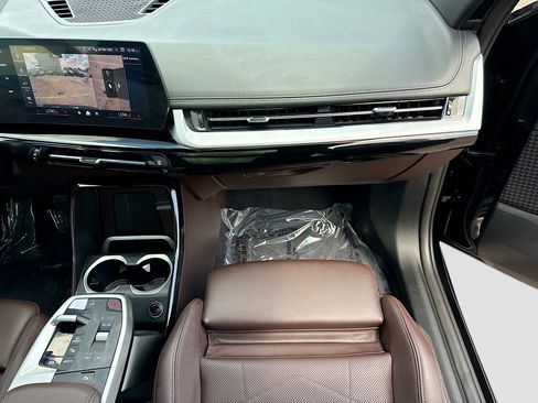 Used 2025 BMW X1 xDrive28i w/ Technology Package image 18