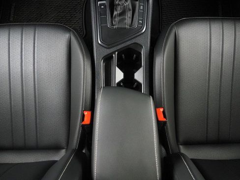 Used 2024 Volkswagen Tiguan SE R-Line w/ MDO Package, Three-Row image 24