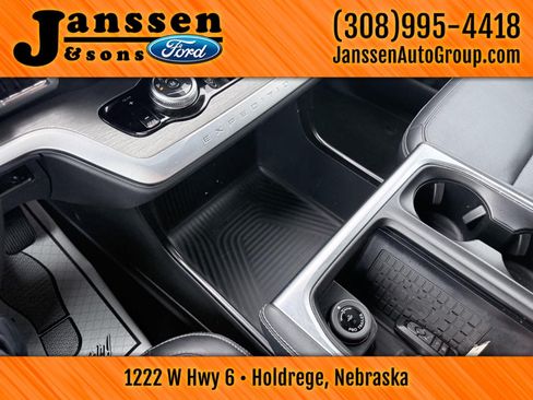 Used 2025 Ford Expedition Platinum AWD/4WD image 27